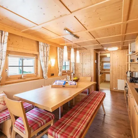 Chalet - Direkt am 5 Sterne Campingplatz Aufenfeld im Zillertal mit Hallenbad und Sauna-3